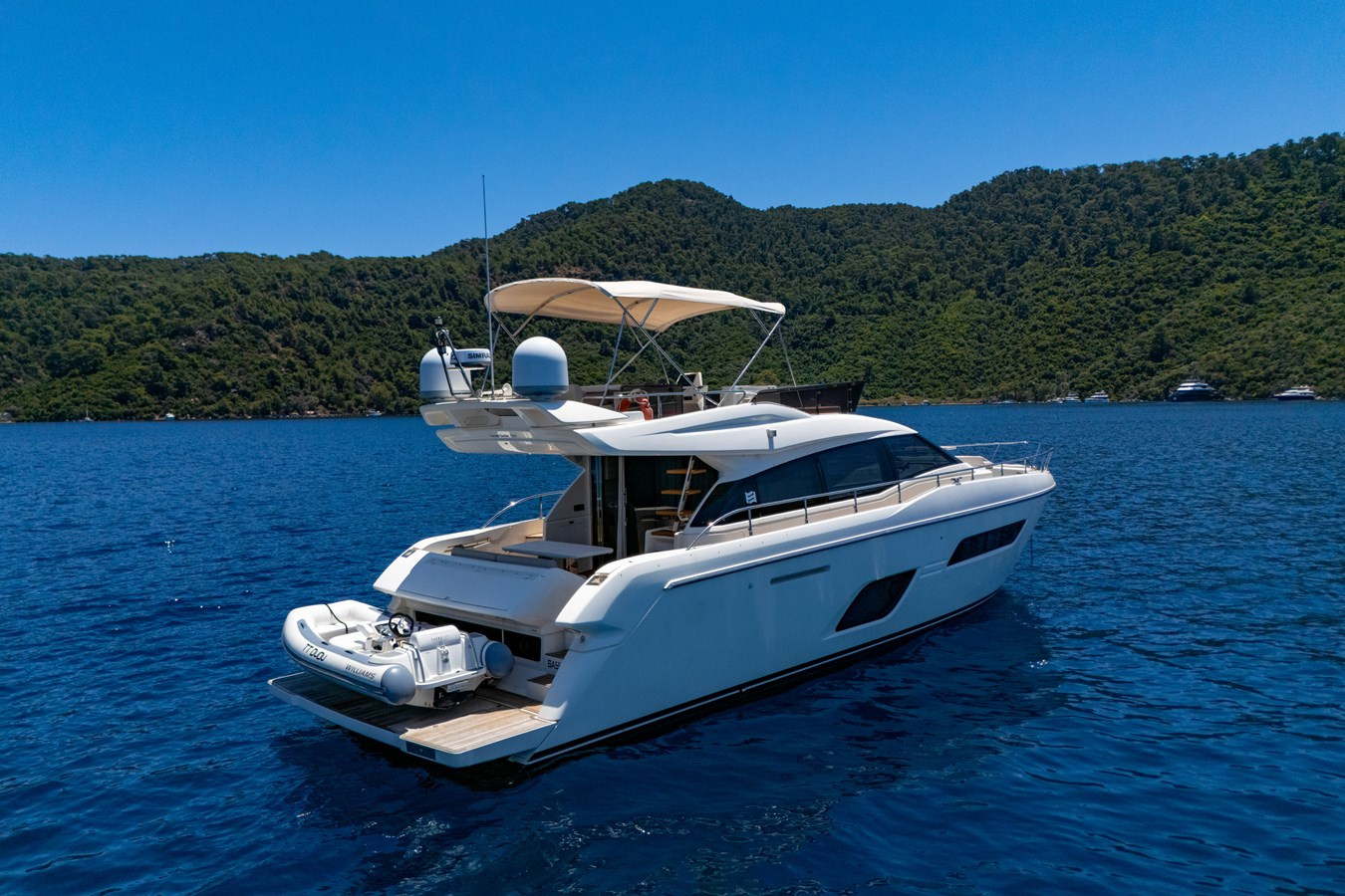 https://arconyachts.ams3.digitaloceanspaces.com/121180/conversions/large_4710906-optimize.jpg
