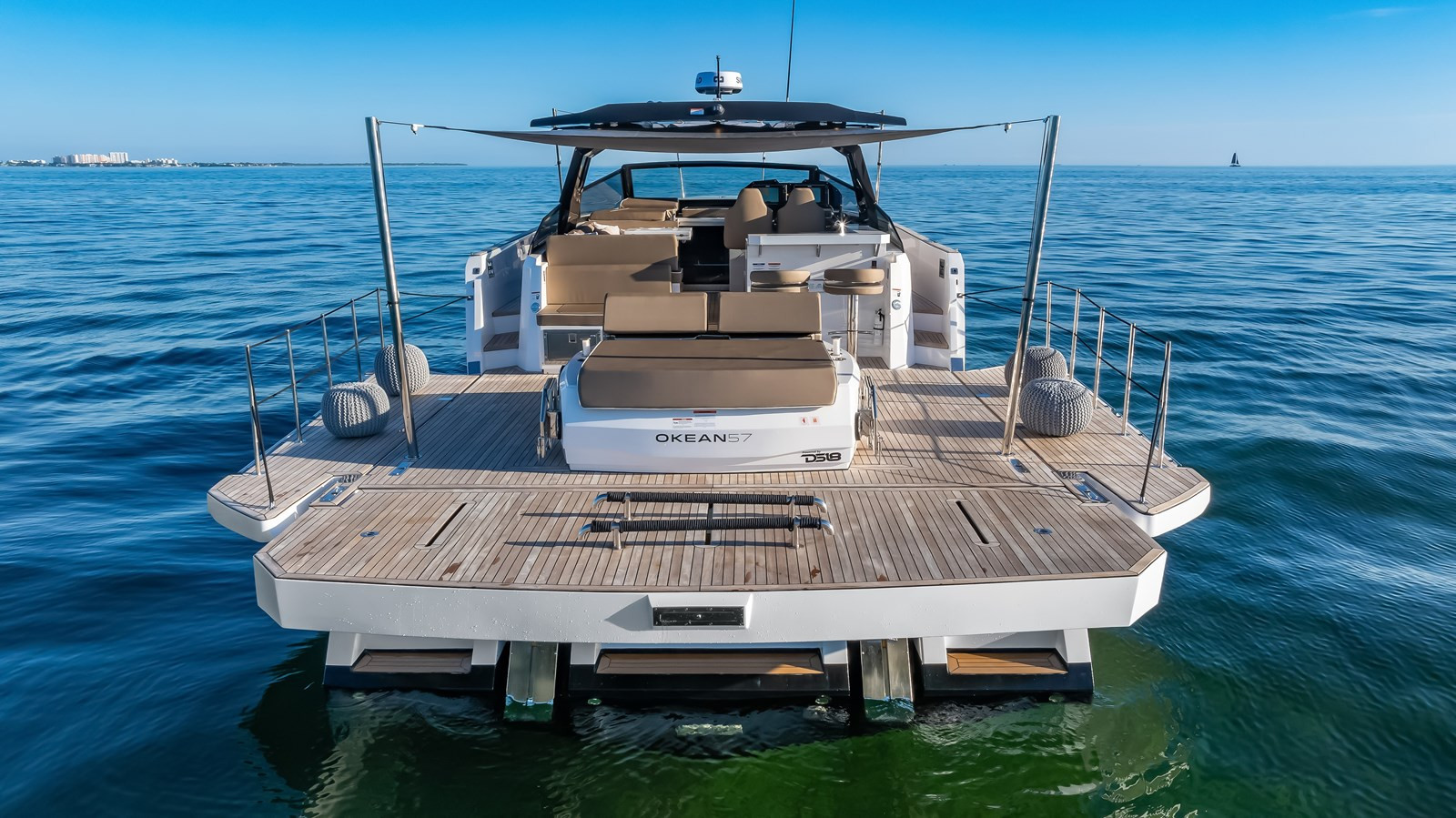 https://arconyachts.ams3.digitaloceanspaces.com/121184/conversions/large_4512967-optimize.jpg
