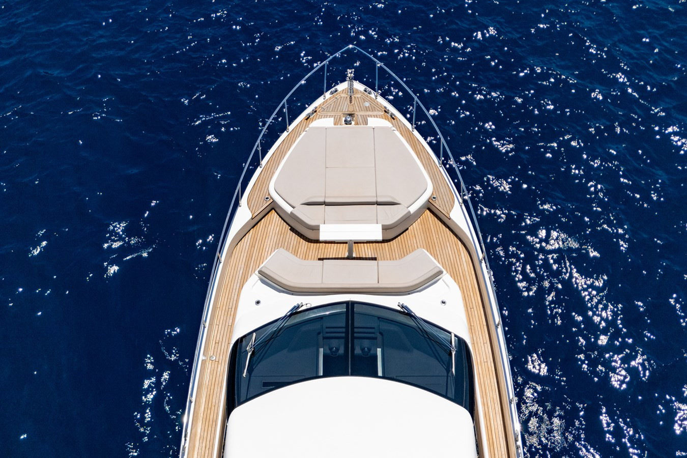 https://arconyachts.ams3.digitaloceanspaces.com/121186/conversions/large_4710923-optimize.jpg