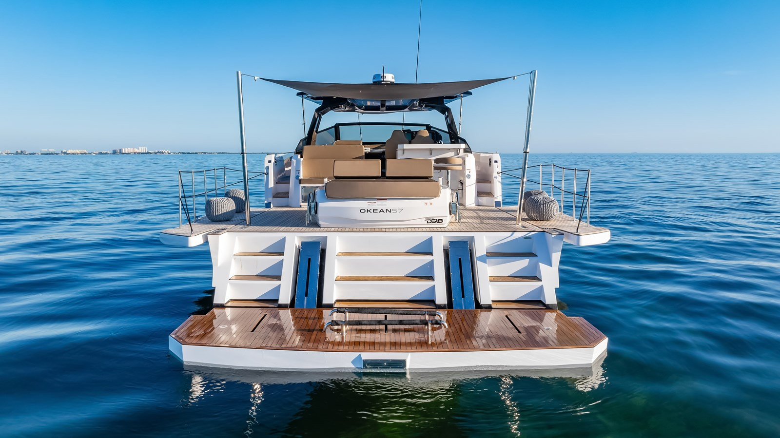 https://arconyachts.ams3.digitaloceanspaces.com/121187/conversions/large_4512968-optimize.jpg