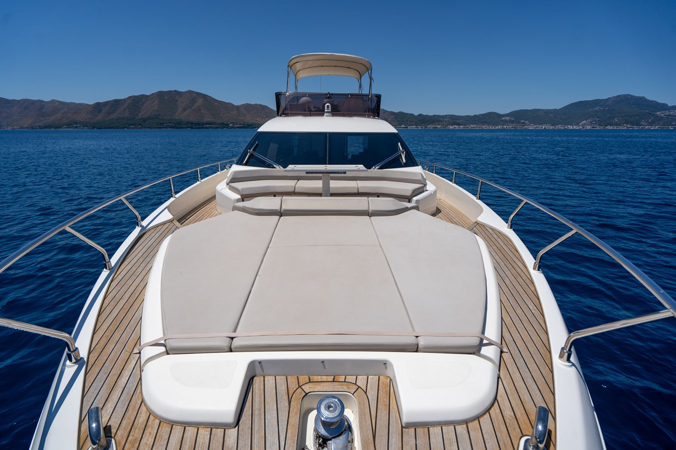 https://arconyachts.ams3.digitaloceanspaces.com/121189/conversions/large_4710910-optimize.jpg