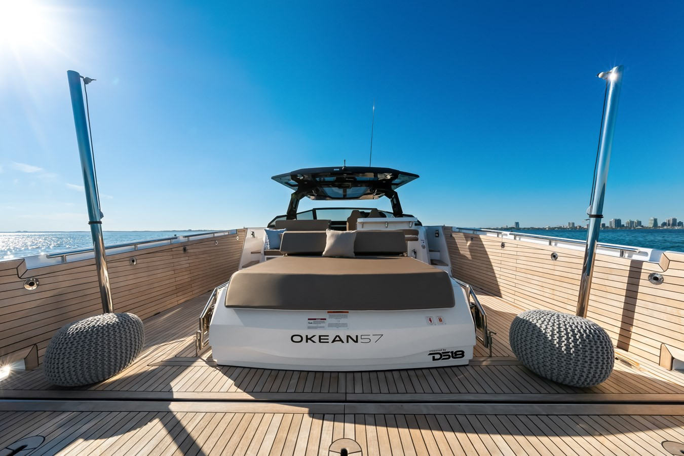 https://arconyachts.ams3.digitaloceanspaces.com/121196/conversions/large_4512971-optimize.jpg