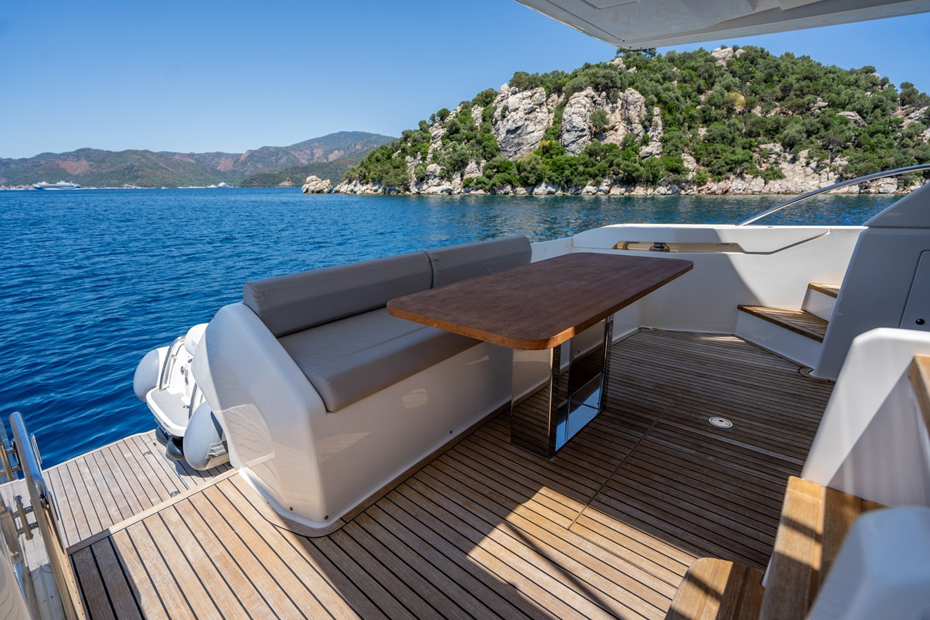 https://arconyachts.ams3.digitaloceanspaces.com/121201/conversions/large_4710912-optimize.jpg