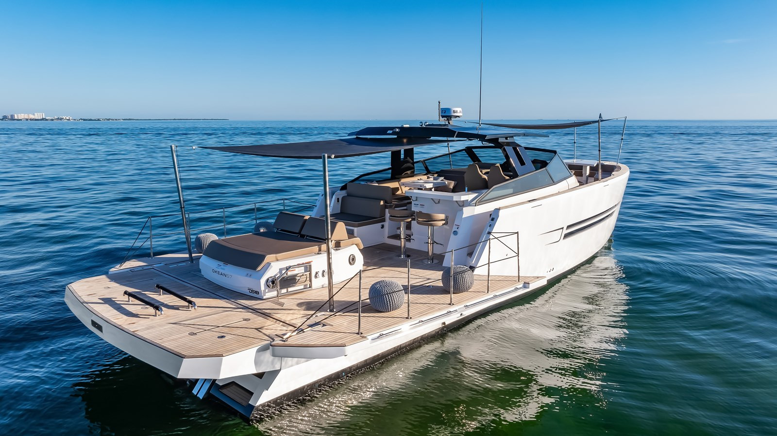 https://arconyachts.ams3.digitaloceanspaces.com/121203/conversions/large_4512973-optimize.jpg
