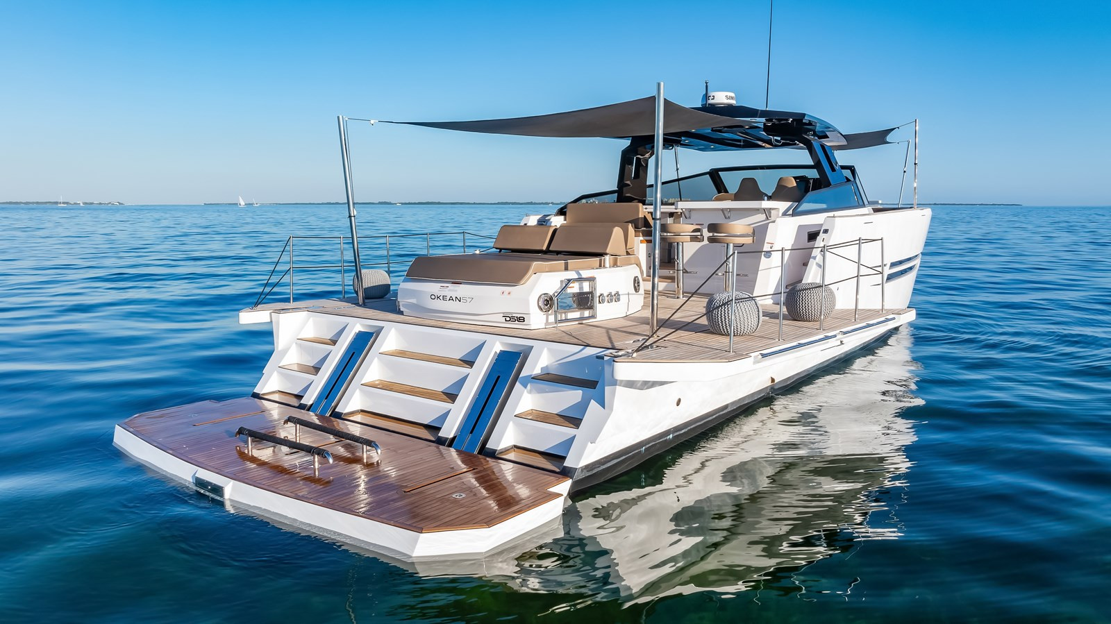 https://arconyachts.ams3.digitaloceanspaces.com/121209/conversions/large_4512975-optimize.jpg