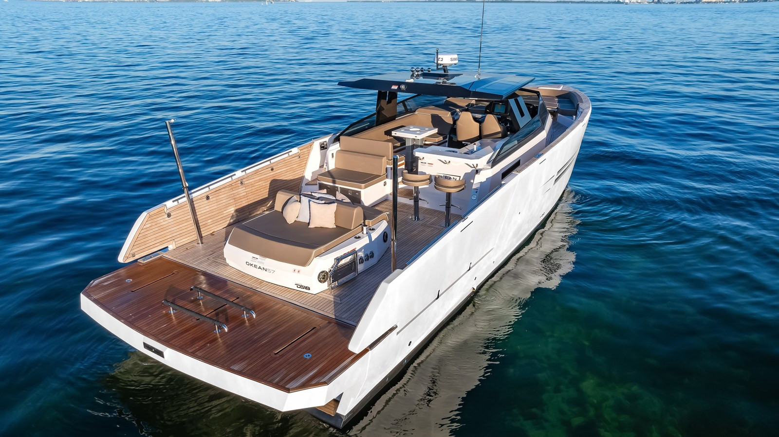 https://arconyachts.ams3.digitaloceanspaces.com/121218/conversions/large_4512978-optimize.jpg