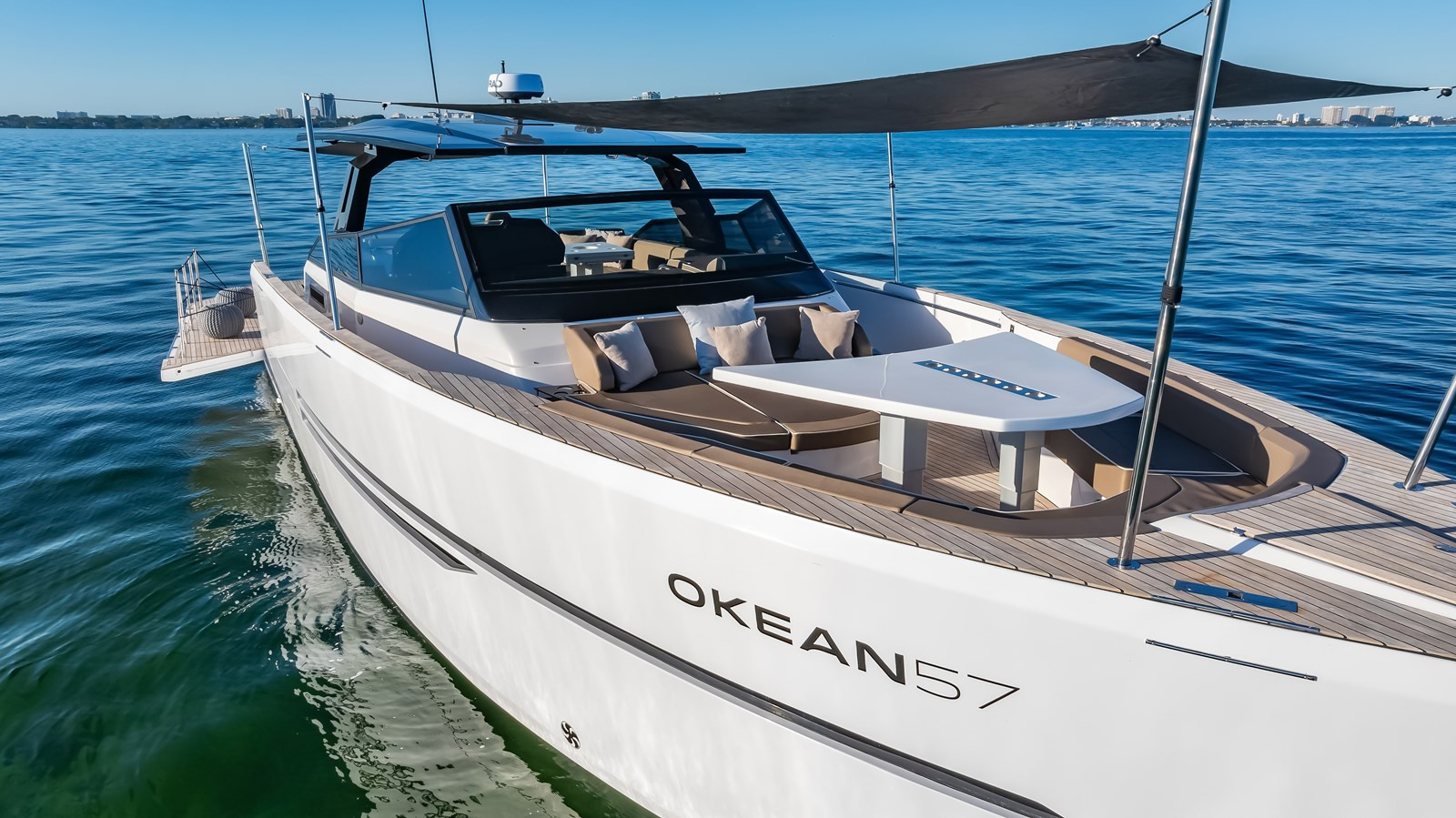 https://arconyachts.ams3.digitaloceanspaces.com/121224/conversions/large_4512980-optimize.jpg