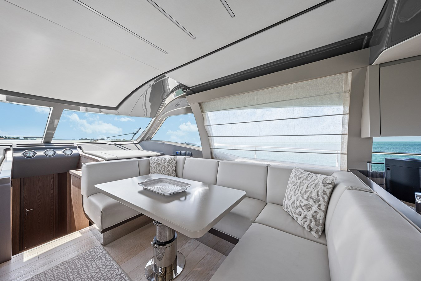 https://arconyachts.ams3.digitaloceanspaces.com/121247/conversions/large_4626509-optimize.jpg