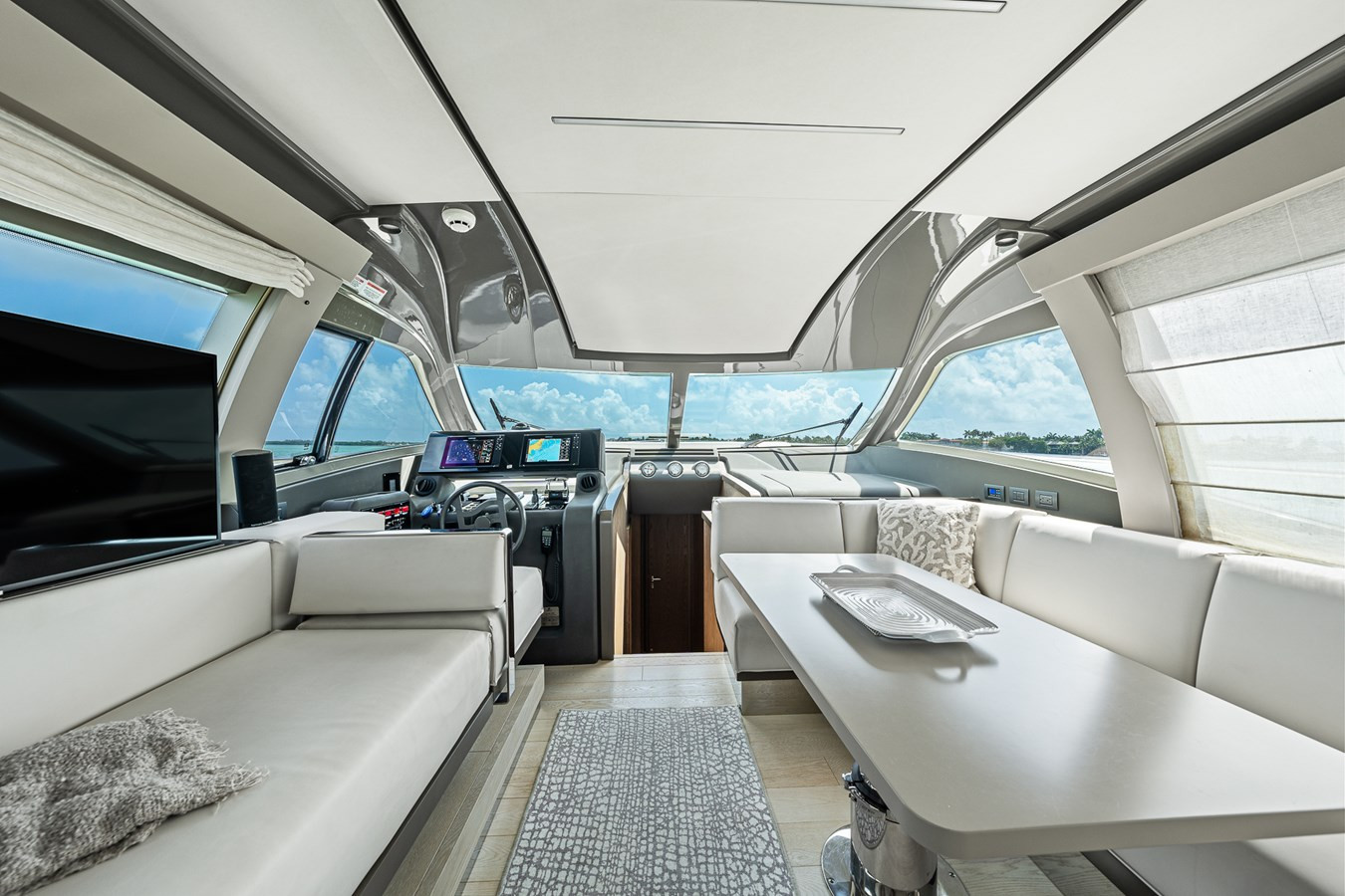 https://arconyachts.ams3.digitaloceanspaces.com/121250/conversions/large_4626510-optimize.jpg