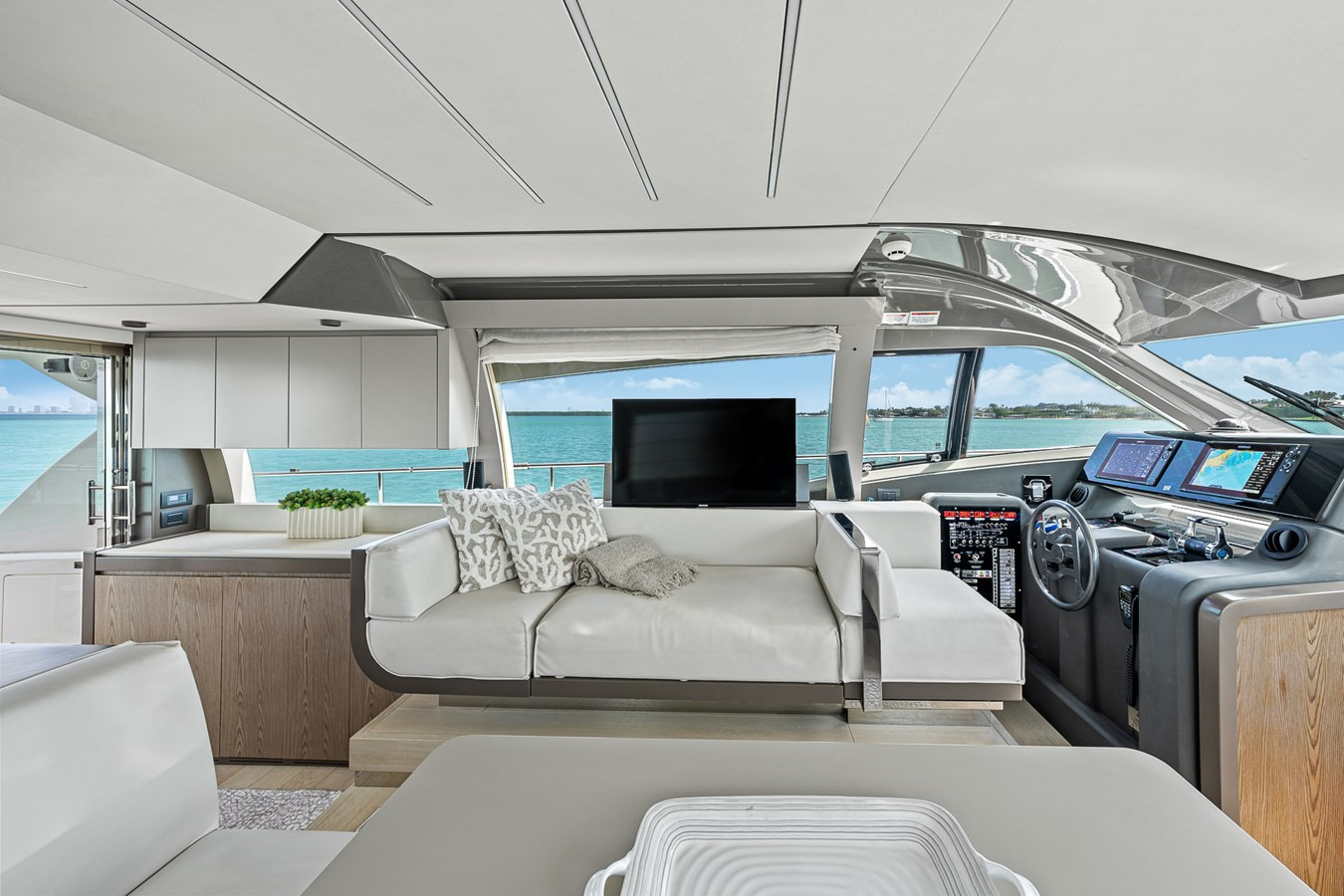 https://arconyachts.ams3.digitaloceanspaces.com/121281/conversions/large_4626523-optimize.jpg