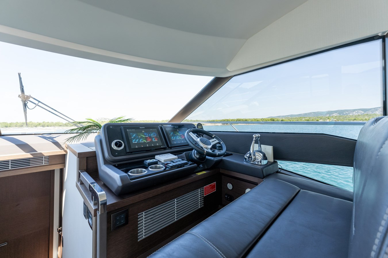 https://arconyachts.ams3.digitaloceanspaces.com/121334/conversions/large_4803266-optimize.jpg