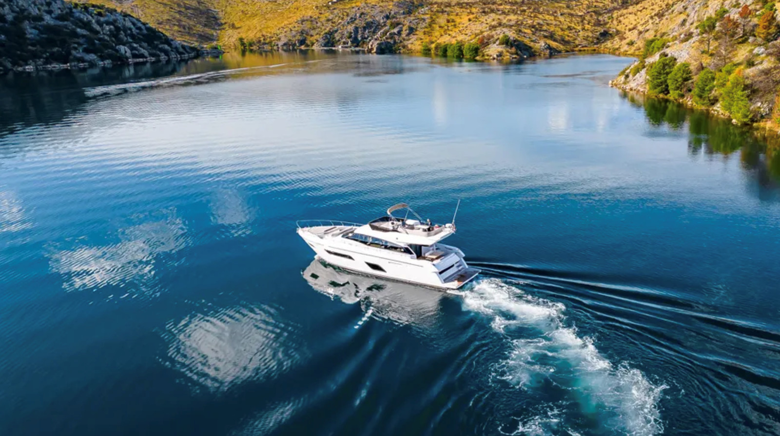 https://arconyachts.ams3.digitaloceanspaces.com/121393/conversions/large_4719286-optimize.jpg