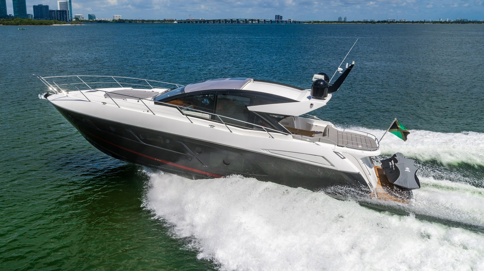 https://arconyachts.ams3.digitaloceanspaces.com/121406/conversions/large_3023930-optimize.jpg