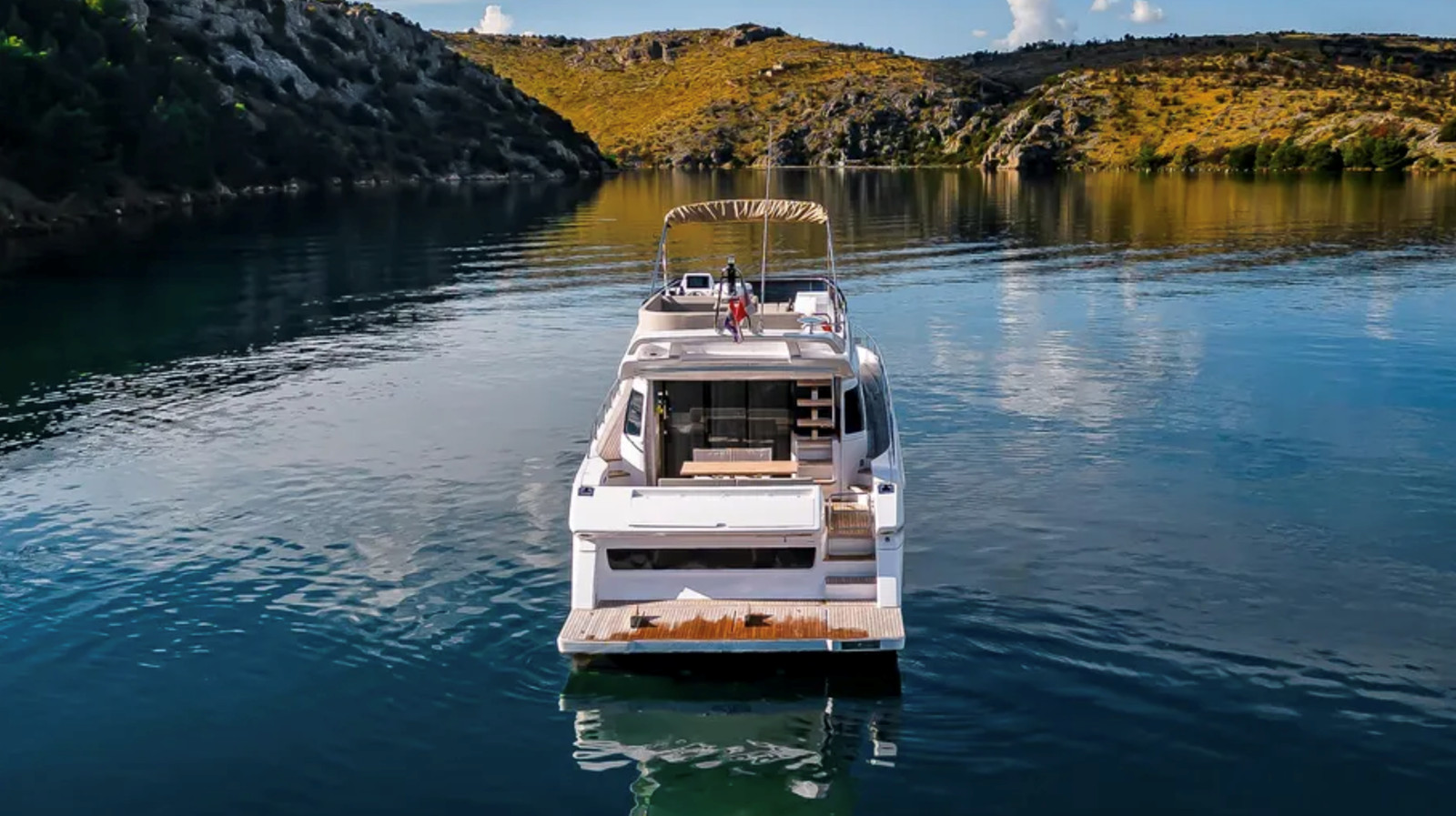 https://arconyachts.ams3.digitaloceanspaces.com/121430/conversions/large_4719296-optimize.jpg