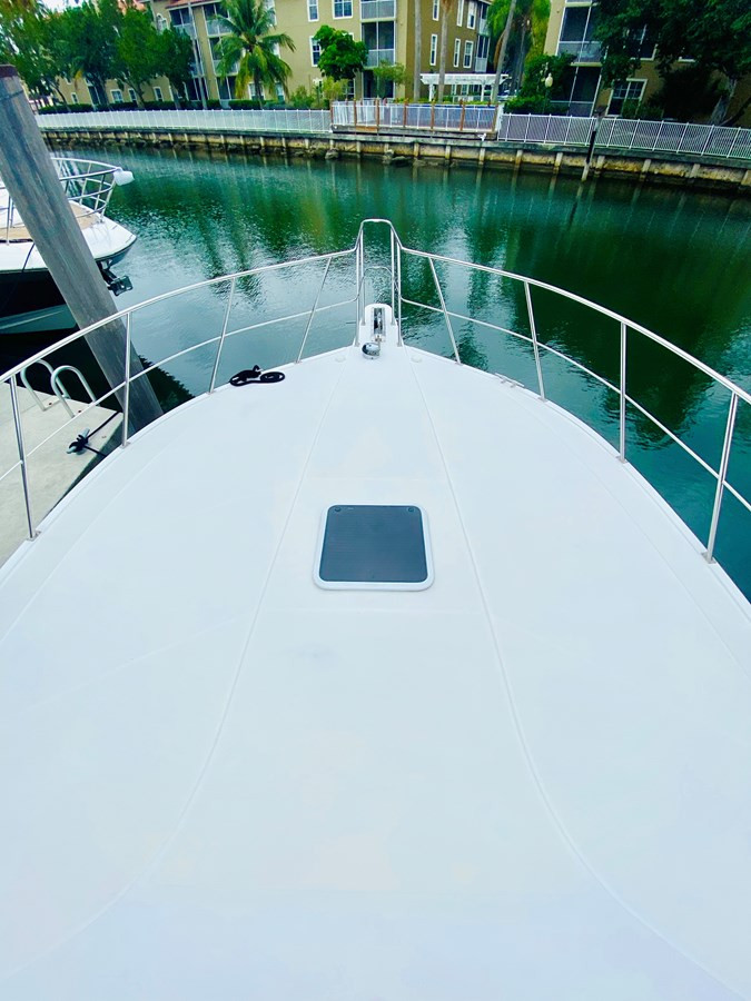 https://arconyachts.ams3.digitaloceanspaces.com/121473/conversions/large_3030525-optimize.jpg