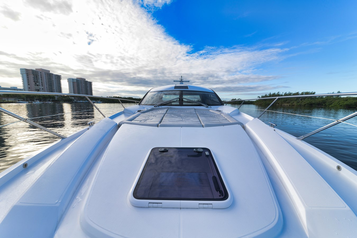 https://arconyachts.ams3.digitaloceanspaces.com/121500/conversions/large_3111867-optimize.jpg