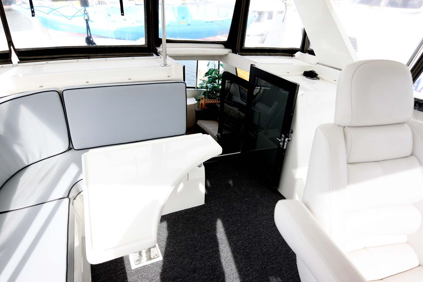 https://arconyachts.ams3.digitaloceanspaces.com/121664/conversions/large_3371117-optimize.jpg