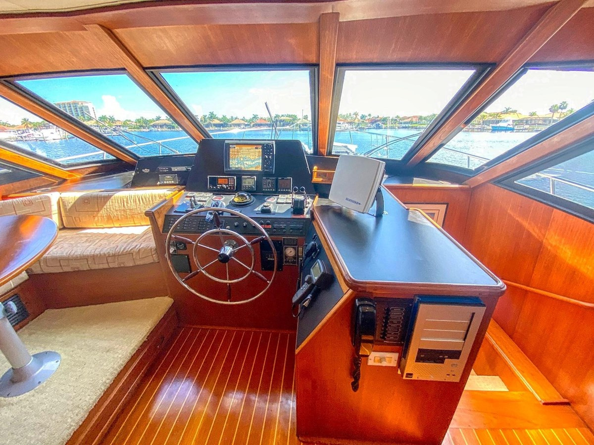 https://arconyachts.ams3.digitaloceanspaces.com/121727/conversions/large_3597695-optimize.jpg