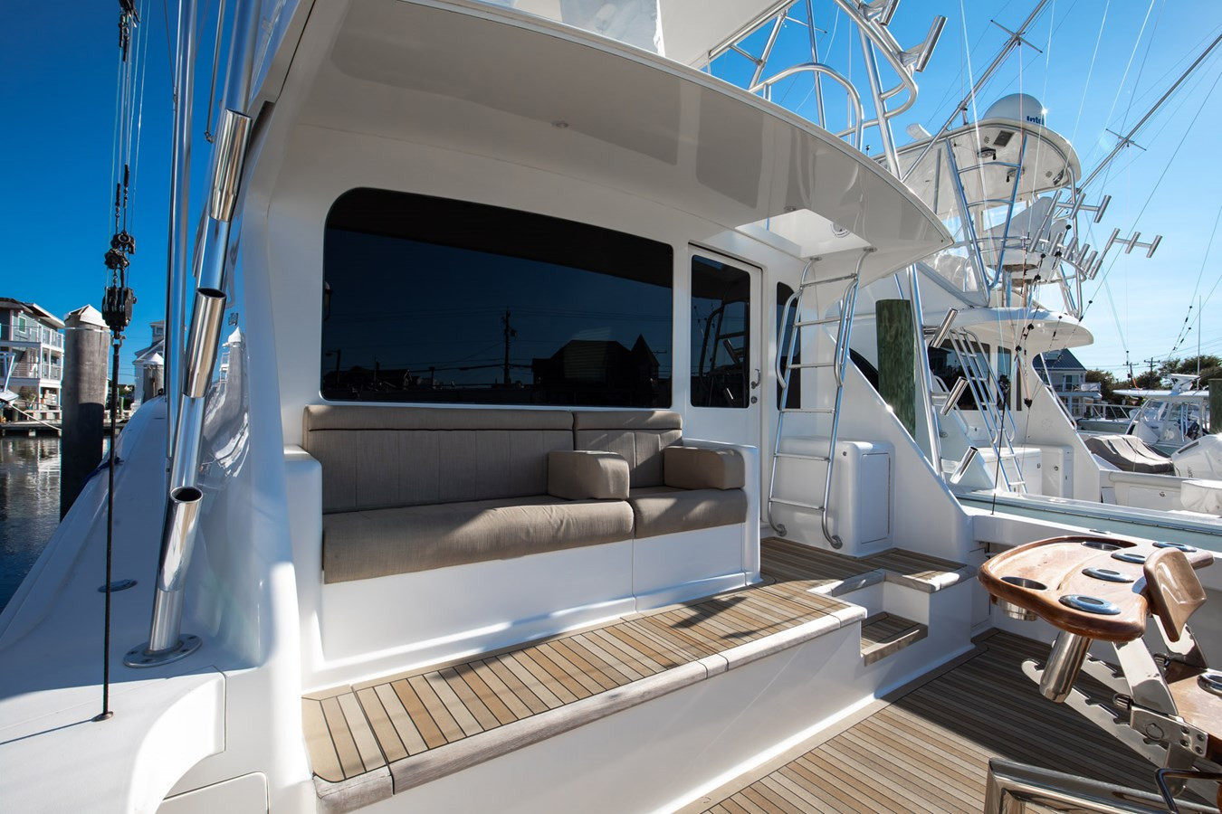 https://arconyachts.ams3.digitaloceanspaces.com/121753/conversions/large_4440640-optimize.jpg