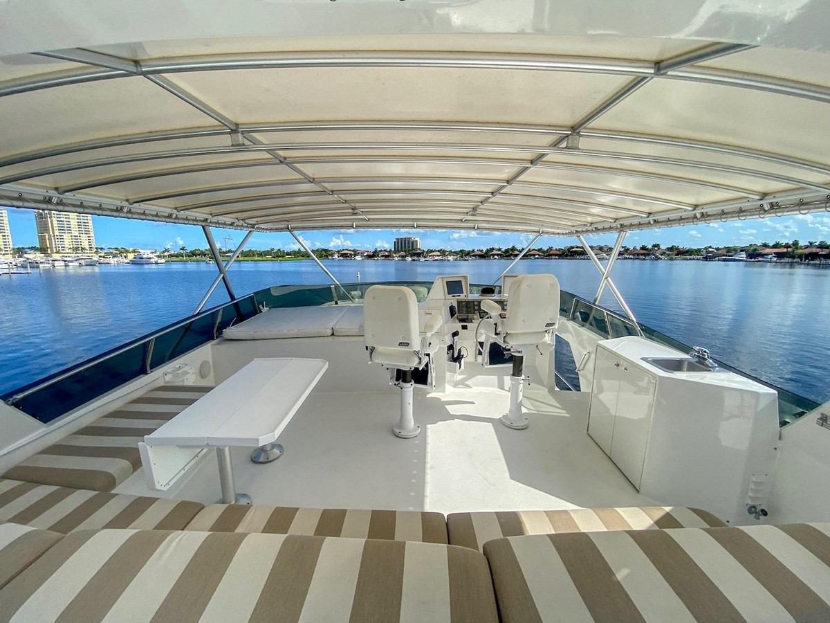 https://arconyachts.ams3.digitaloceanspaces.com/121811/conversions/large_3597724-optimize.jpg