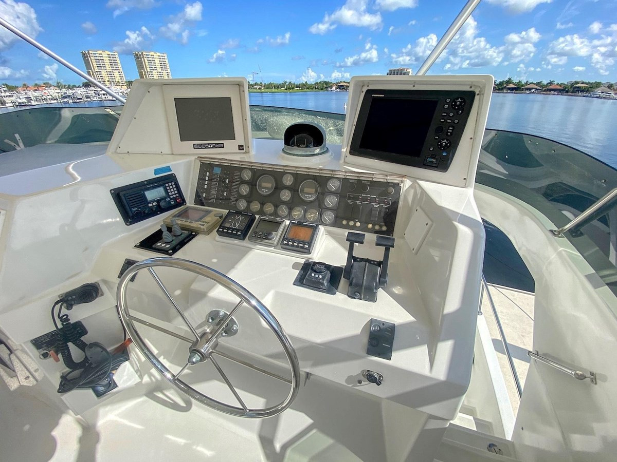 https://arconyachts.ams3.digitaloceanspaces.com/121818/conversions/large_3597727-optimize.jpg