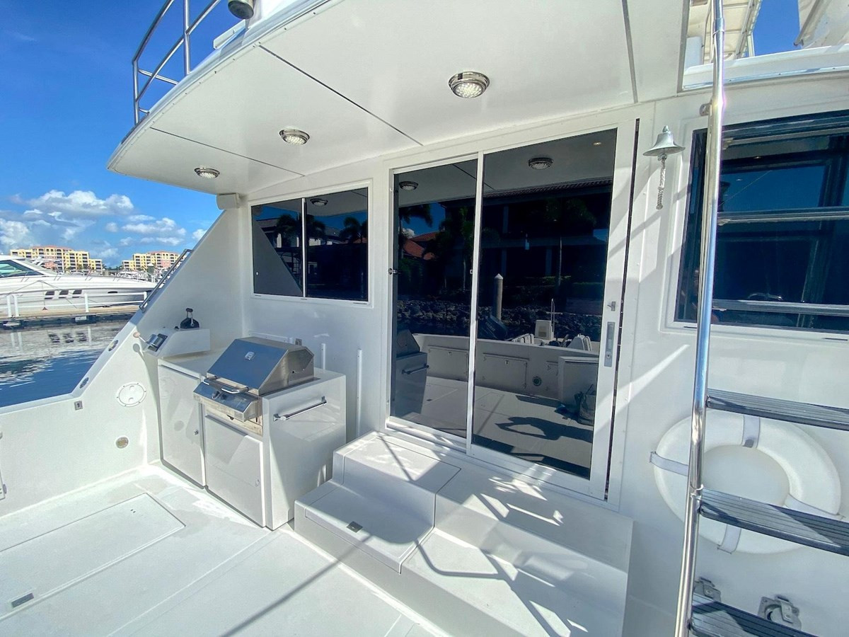 https://arconyachts.ams3.digitaloceanspaces.com/121839/conversions/large_3597734-optimize.jpg