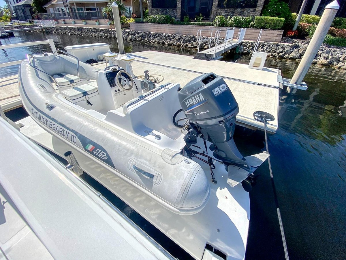 https://arconyachts.ams3.digitaloceanspaces.com/121851/conversions/large_3597738-optimize.jpg