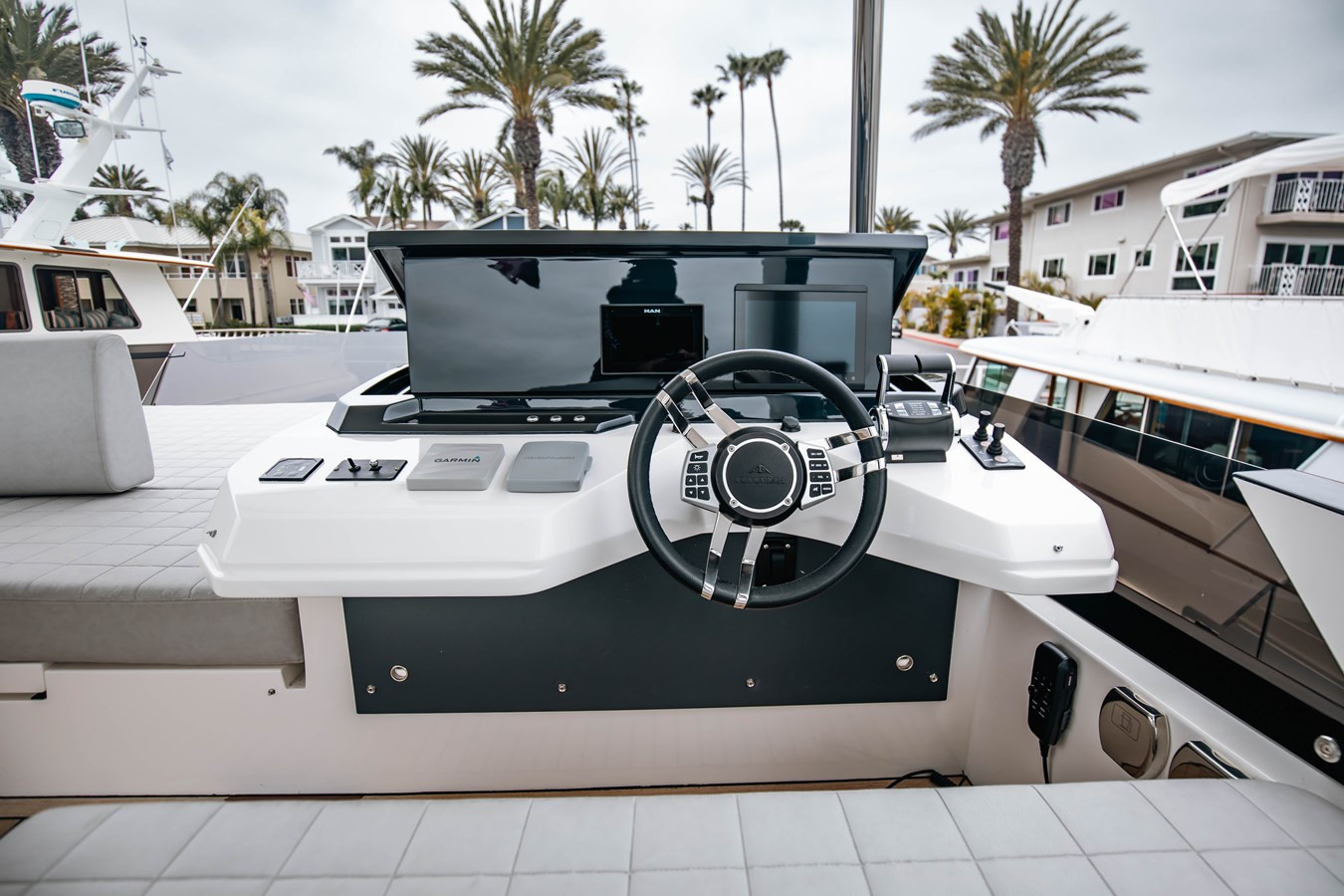 https://arconyachts.ams3.digitaloceanspaces.com/121883/conversions/large_3801608-optimize.jpg