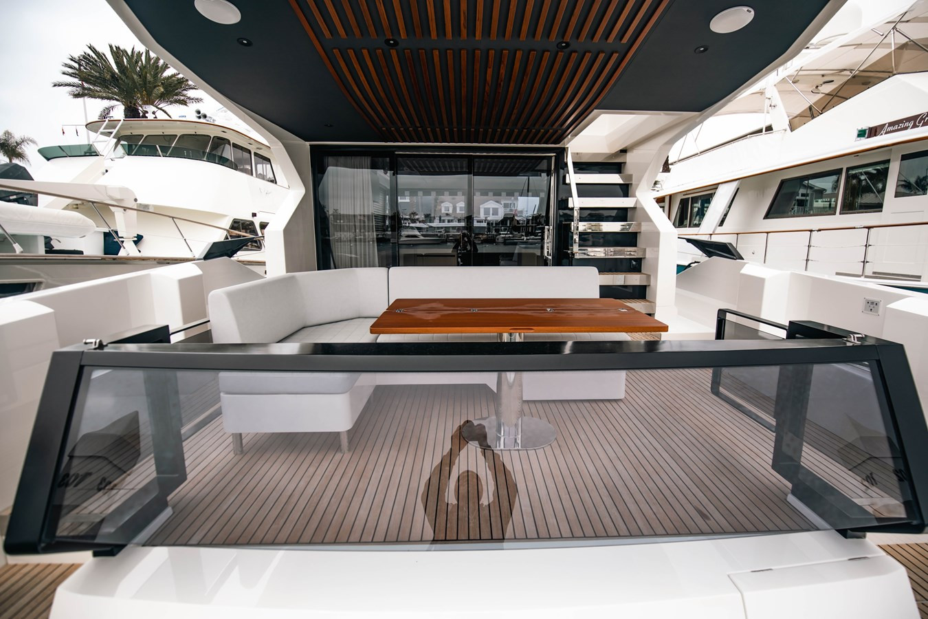 https://arconyachts.ams3.digitaloceanspaces.com/121915/conversions/large_3801618-optimize.jpg