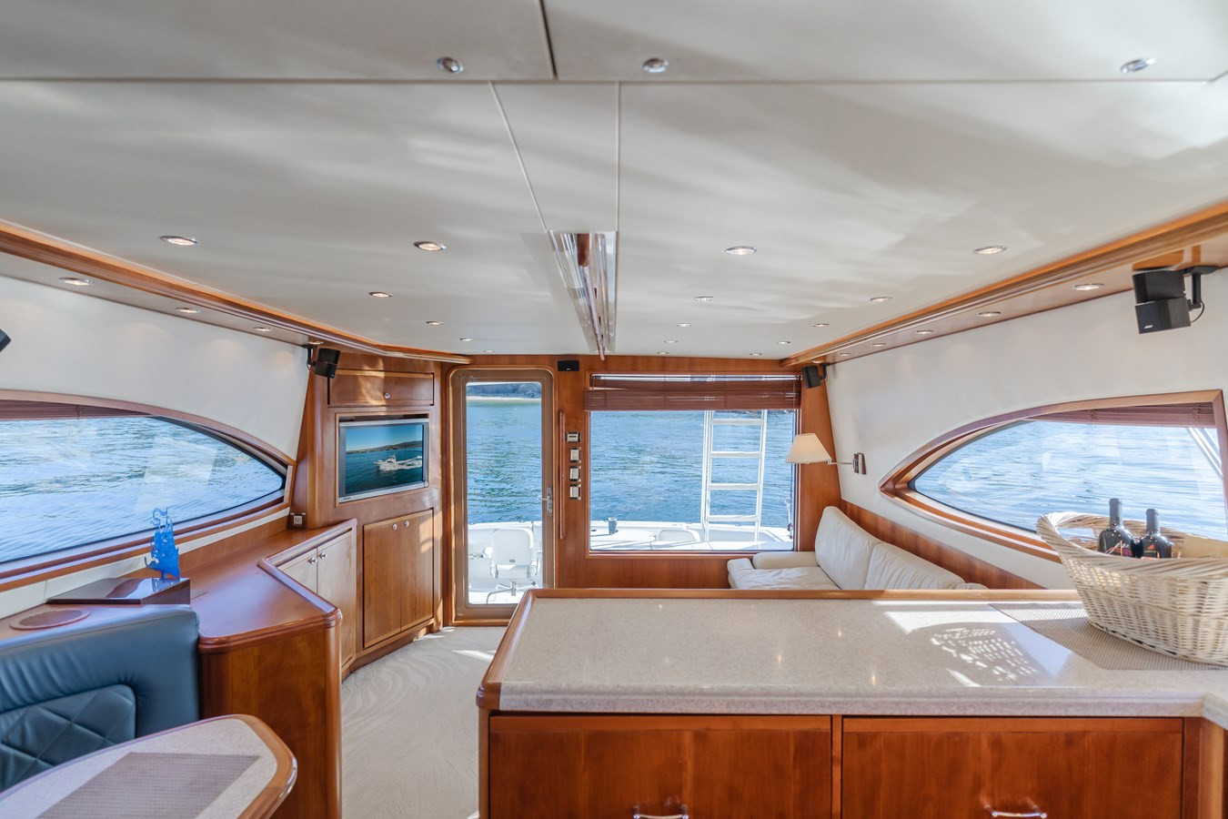 https://arconyachts.ams3.digitaloceanspaces.com/121945/conversions/large_3761835-optimize.jpg