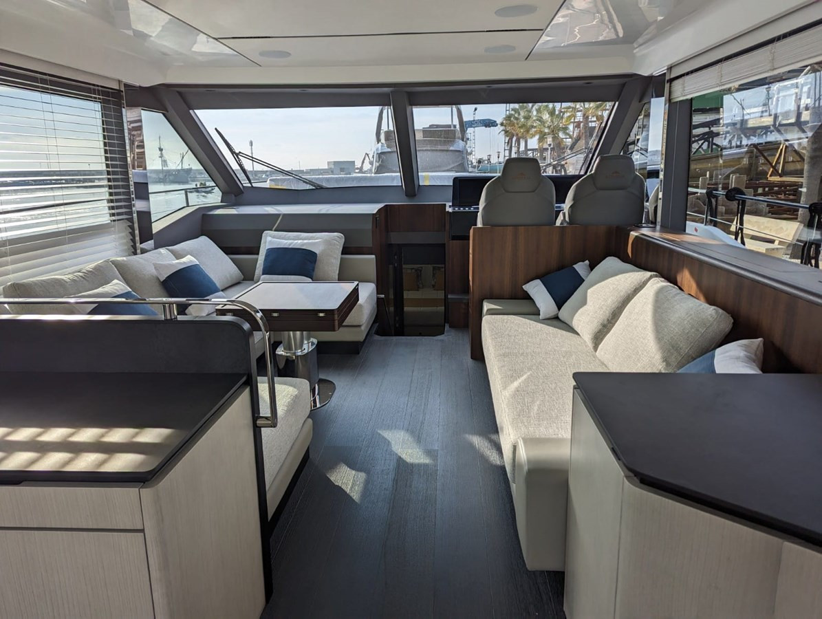https://arconyachts.ams3.digitaloceanspaces.com/122032/conversions/large_4073824-optimize.jpg