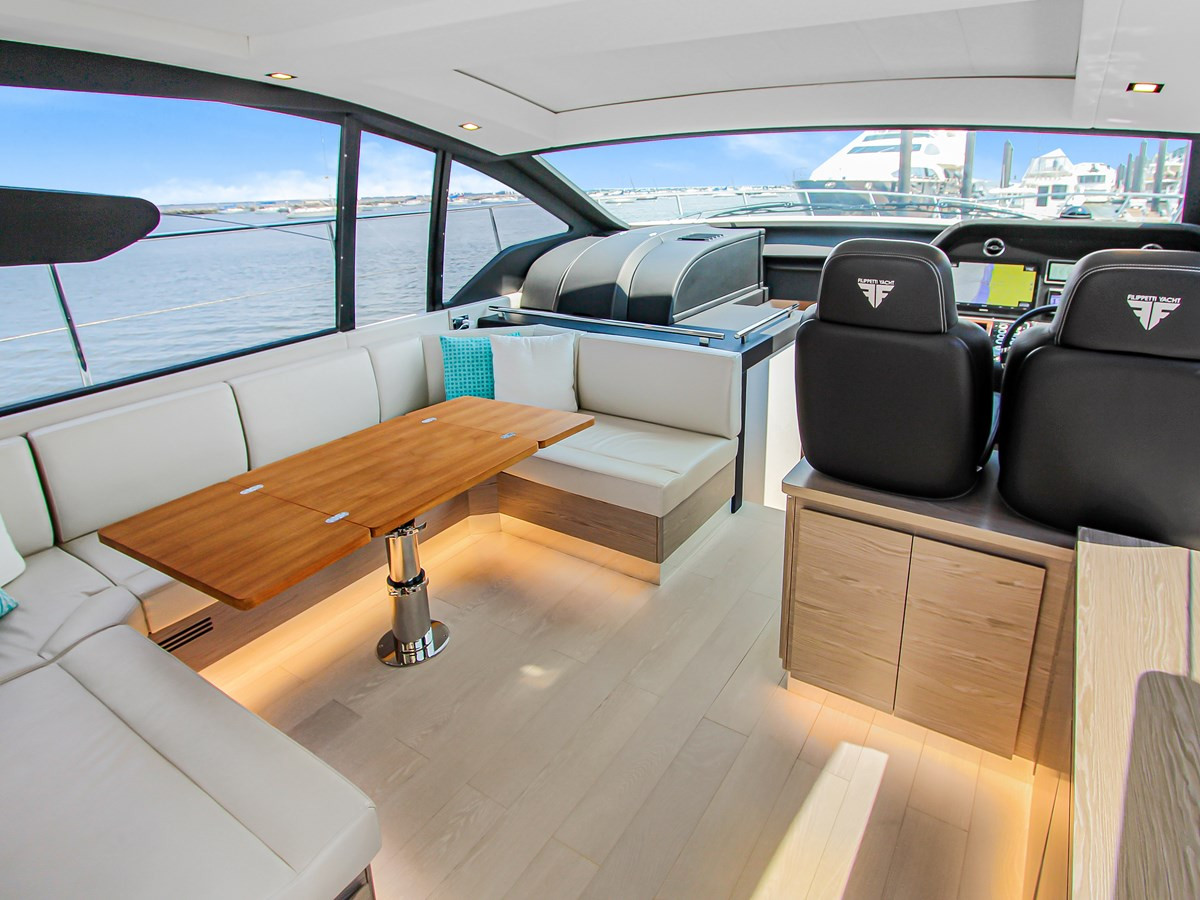 https://arconyachts.ams3.digitaloceanspaces.com/122101/conversions/large_4298498-optimize.jpg