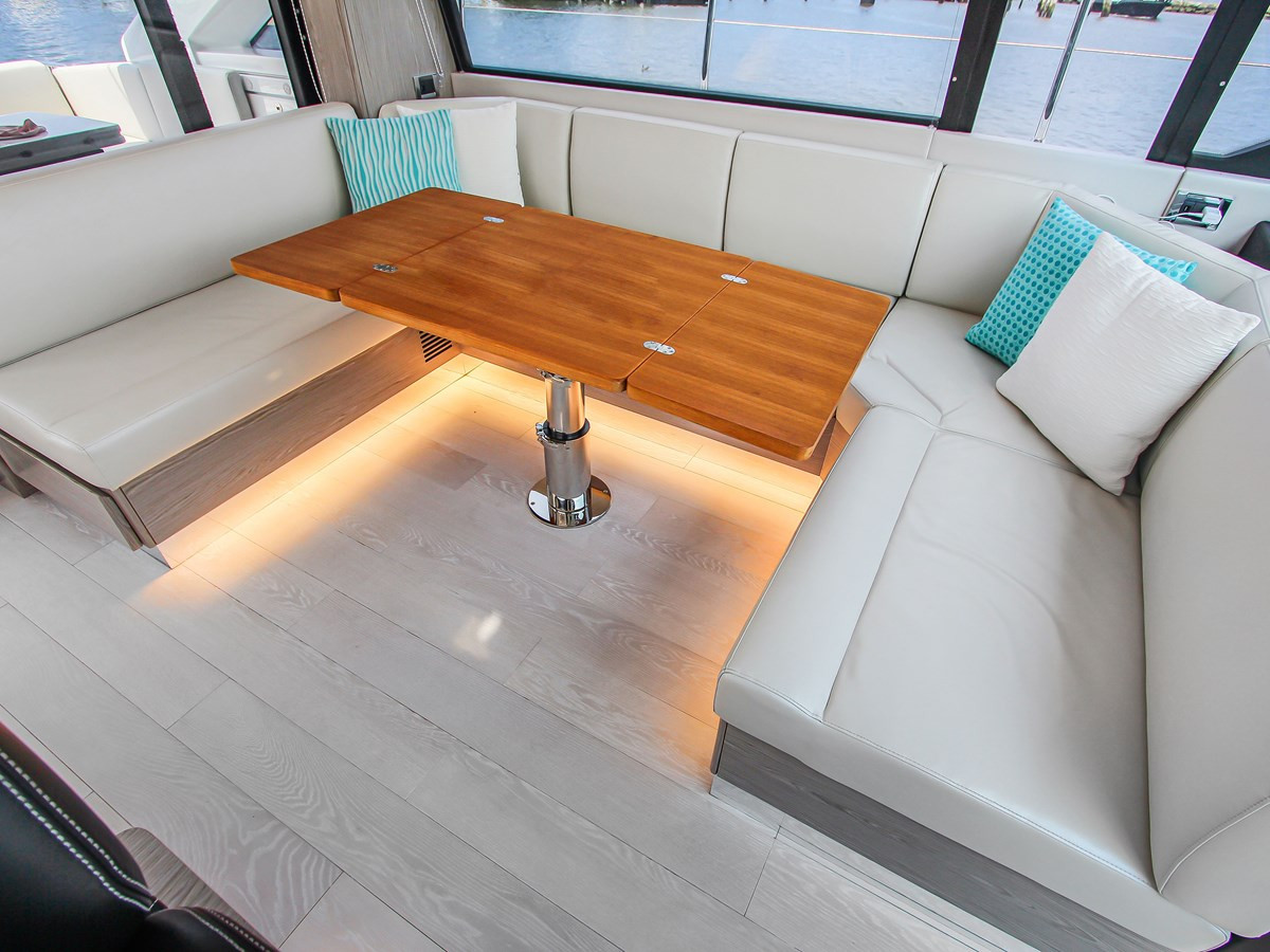 https://arconyachts.ams3.digitaloceanspaces.com/122104/conversions/large_4298410-optimize.jpg