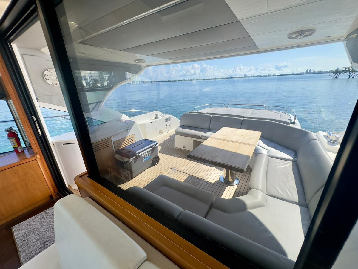 https://arconyachts.ams3.digitaloceanspaces.com/122115/conversions/large_4450284-optimize.jpg