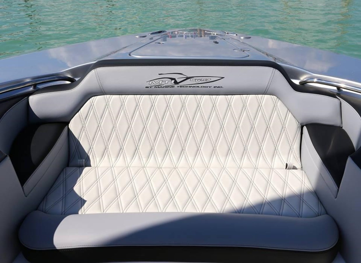https://arconyachts.ams3.digitaloceanspaces.com/122117/conversions/large_4243444-optimize.jpg