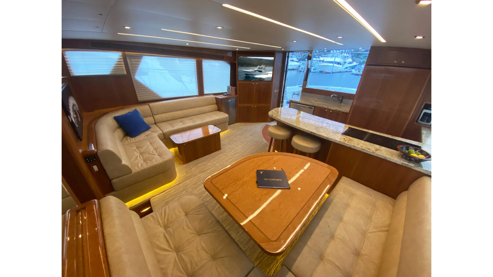 https://arconyachts.ams3.digitaloceanspaces.com/122192/conversions/large_4532685-optimize.jpg