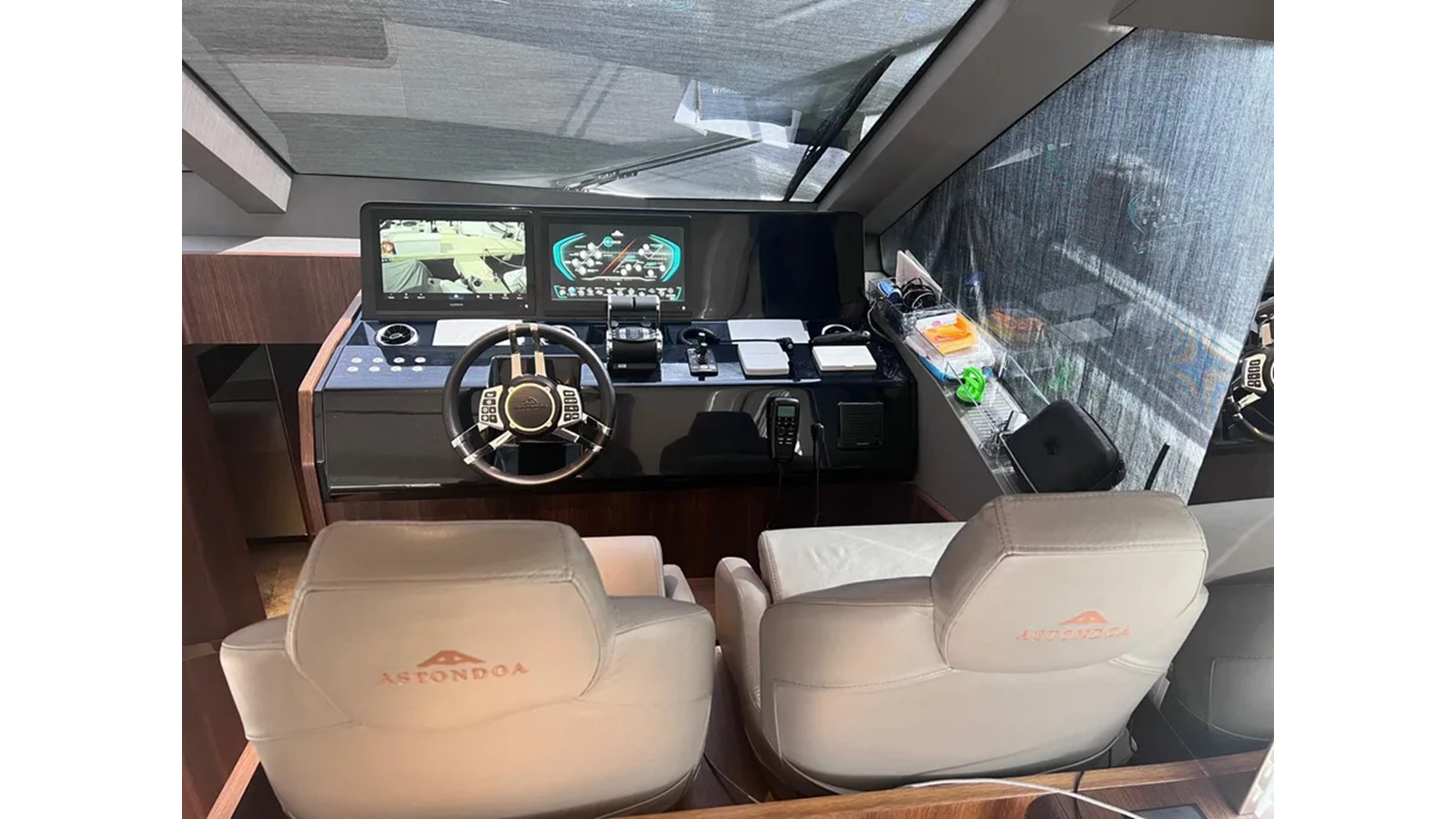https://arconyachts.ams3.digitaloceanspaces.com/122193/conversions/large_4381427-optimize.jpg