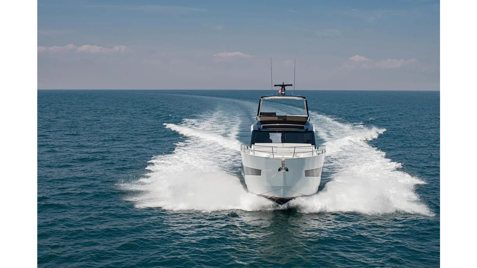https://arconyachts.ams3.digitaloceanspaces.com/122244/conversions/large_4381444-optimize.jpg