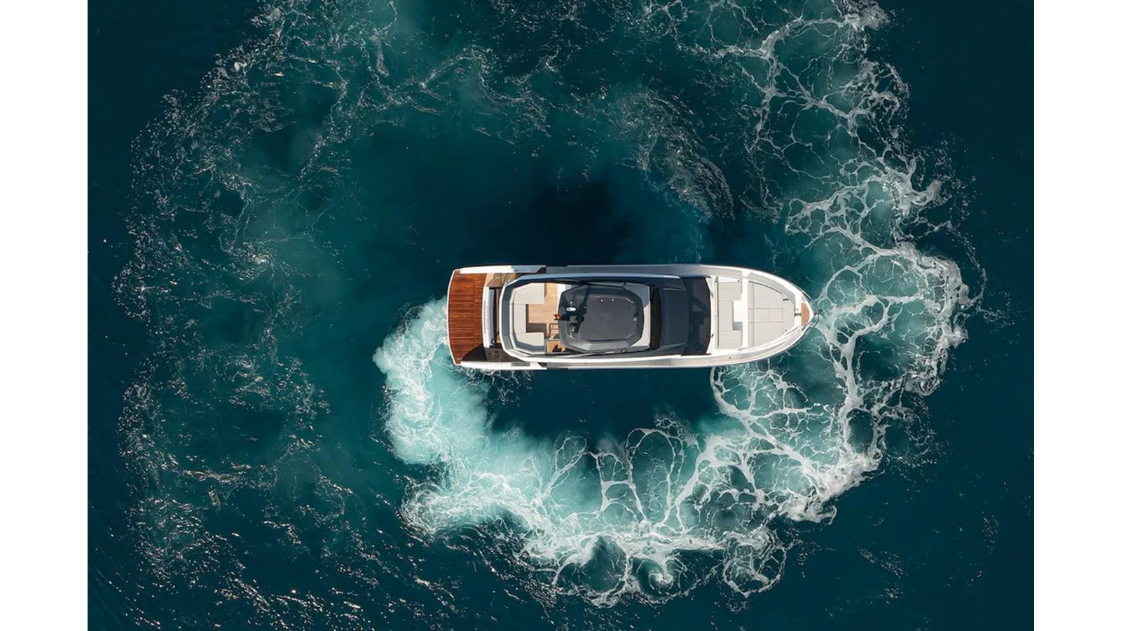 https://arconyachts.ams3.digitaloceanspaces.com/122250/conversions/large_4381447-optimize.jpg