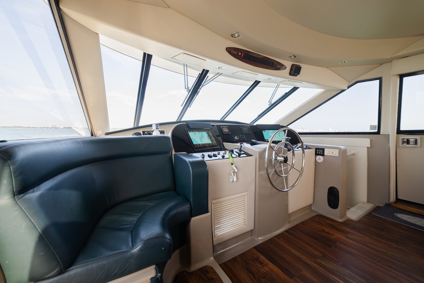 https://arconyachts.ams3.digitaloceanspaces.com/122279/conversions/large_4705650-optimize.jpg