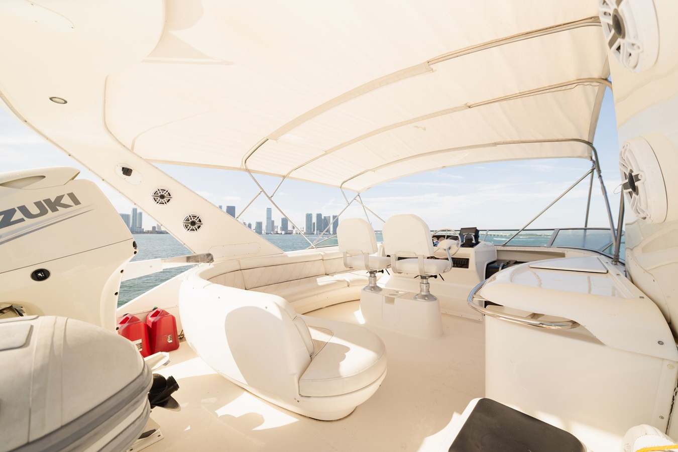 https://arconyachts.ams3.digitaloceanspaces.com/122299/conversions/large_4705657-optimize.jpg