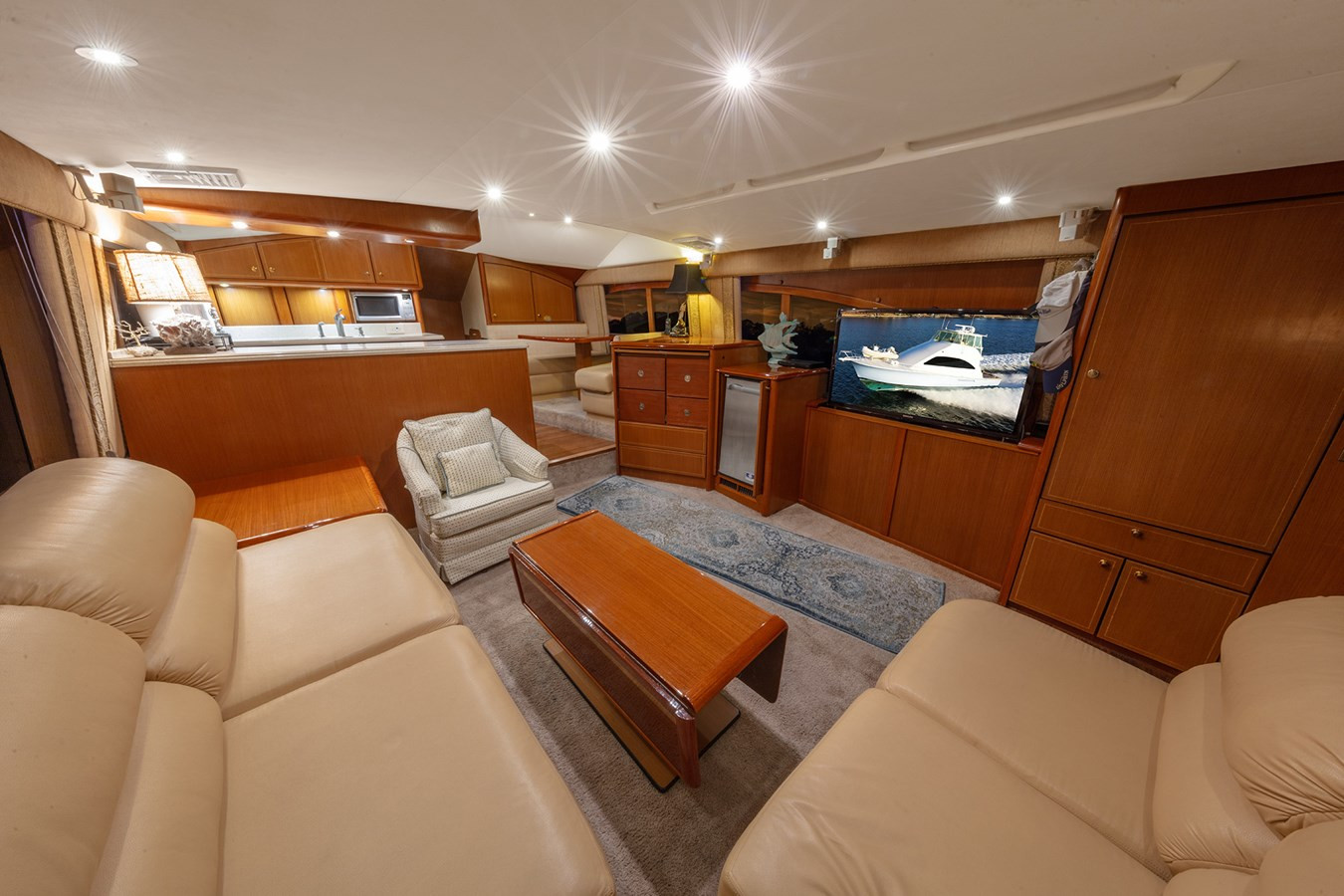 https://arconyachts.ams3.digitaloceanspaces.com/122329/conversions/large_4726833-optimize.jpg