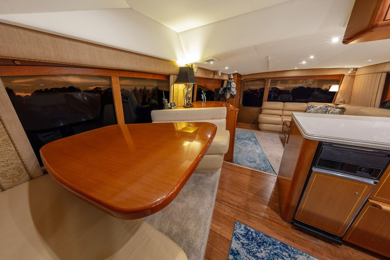 https://arconyachts.ams3.digitaloceanspaces.com/122367/conversions/large_4726845-optimize.jpg