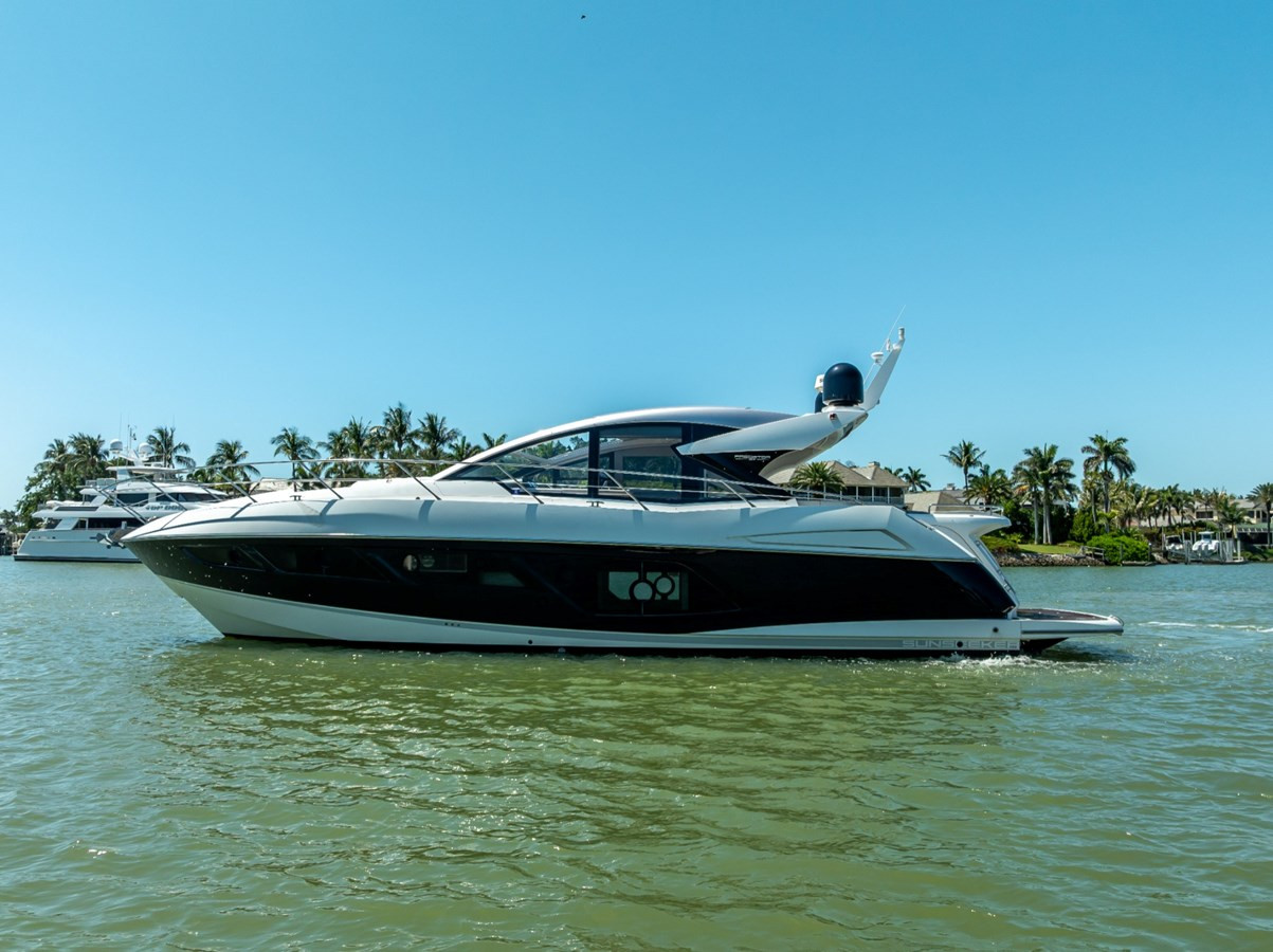 https://arconyachts.ams3.digitaloceanspaces.com/122371/conversions/large_4766340-optimize.jpg