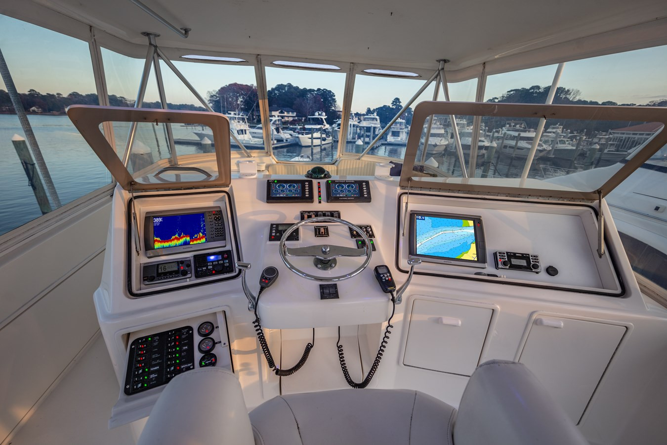 https://arconyachts.ams3.digitaloceanspaces.com/122389/conversions/large_4726853-optimize.jpg