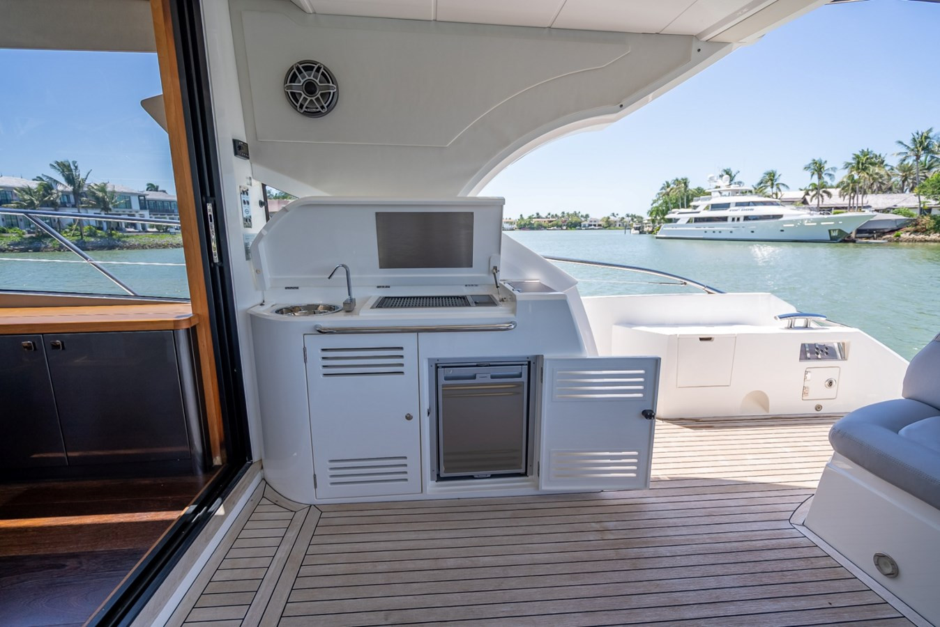 https://arconyachts.ams3.digitaloceanspaces.com/122414/conversions/large_4766360-optimize.jpg