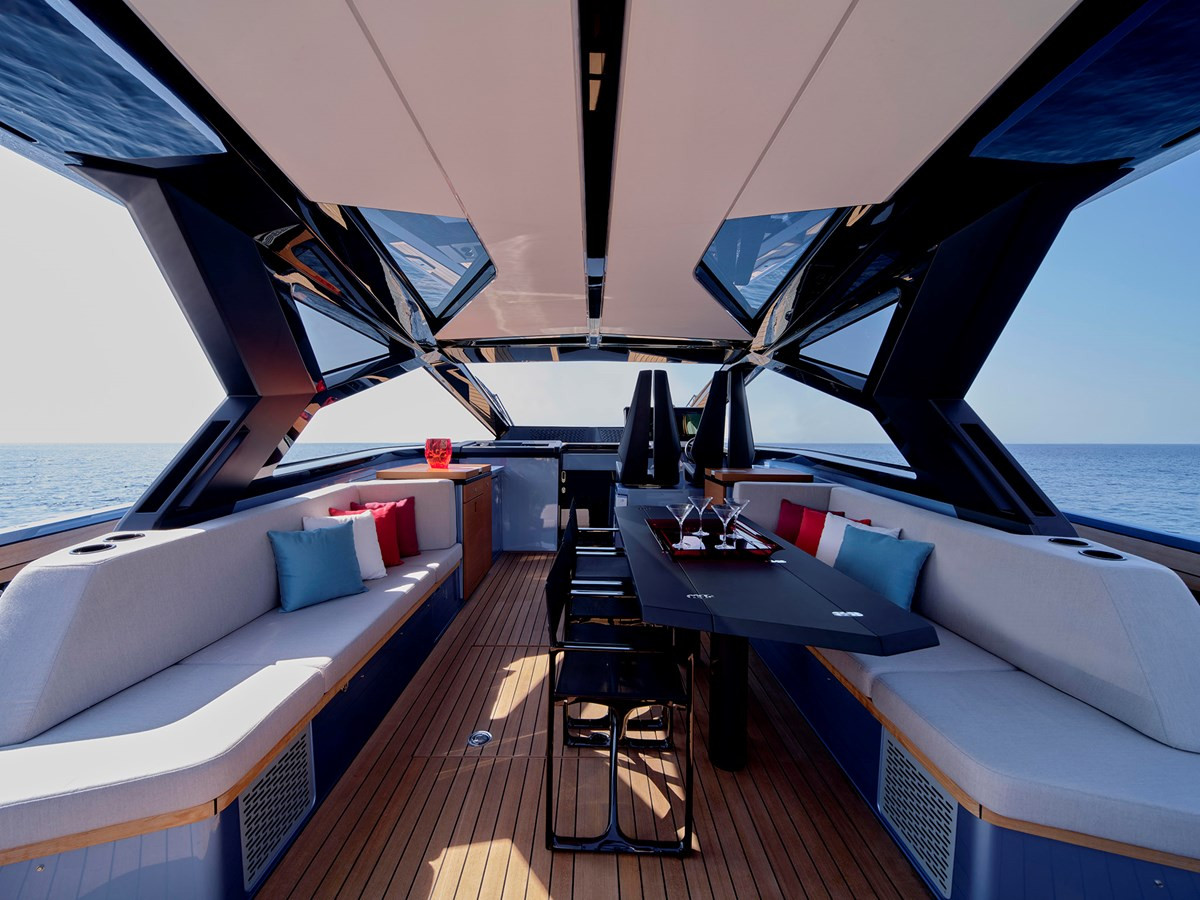 https://arconyachts.ams3.digitaloceanspaces.com/122459/conversions/large_4723026-optimize.jpg