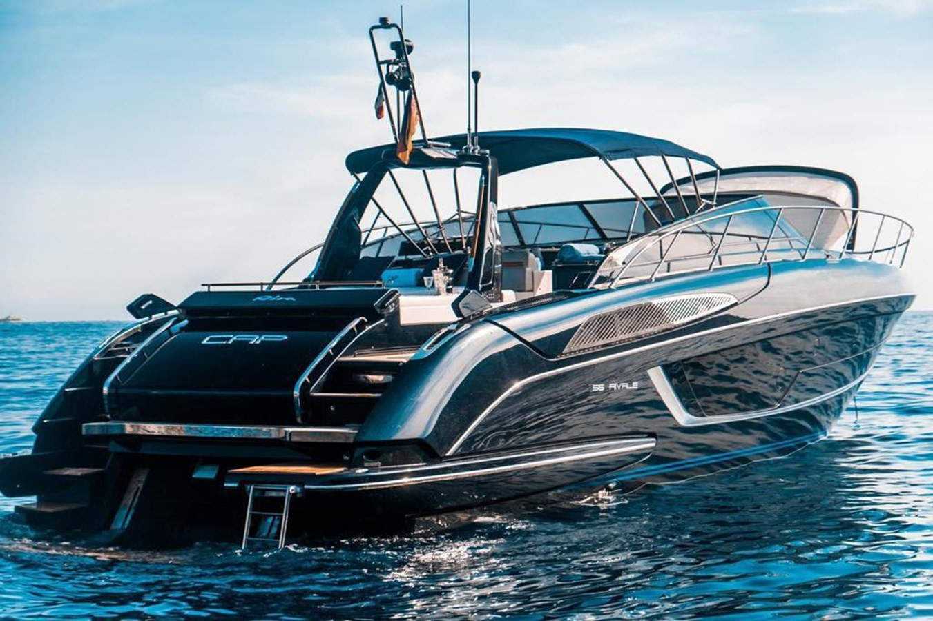 https://arconyachts.ams3.digitaloceanspaces.com/122477/conversions/large_4536000-optimize.jpg