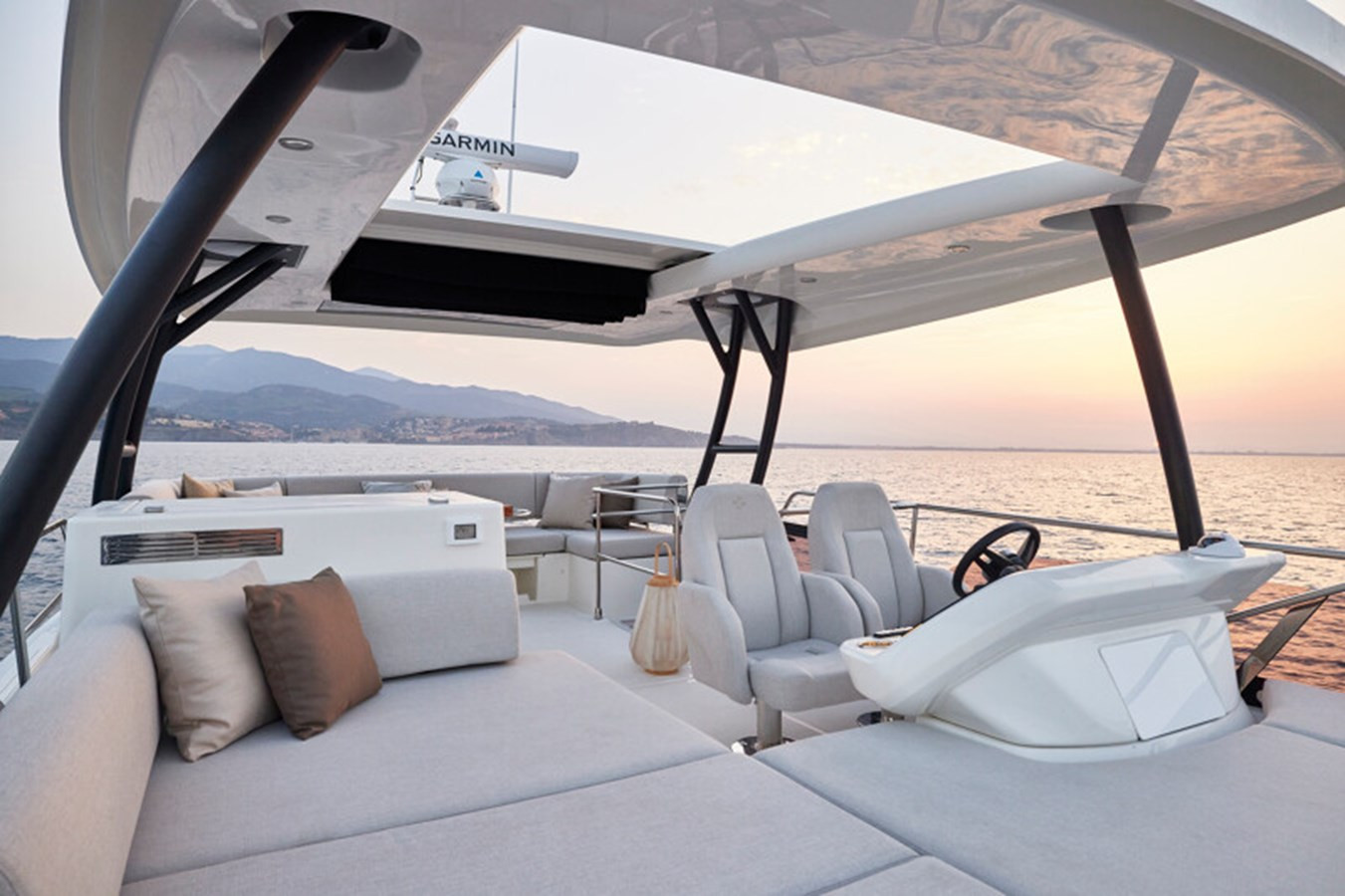 https://arconyachts.ams3.digitaloceanspaces.com/122593/conversions/large_4682239-optimize.jpg