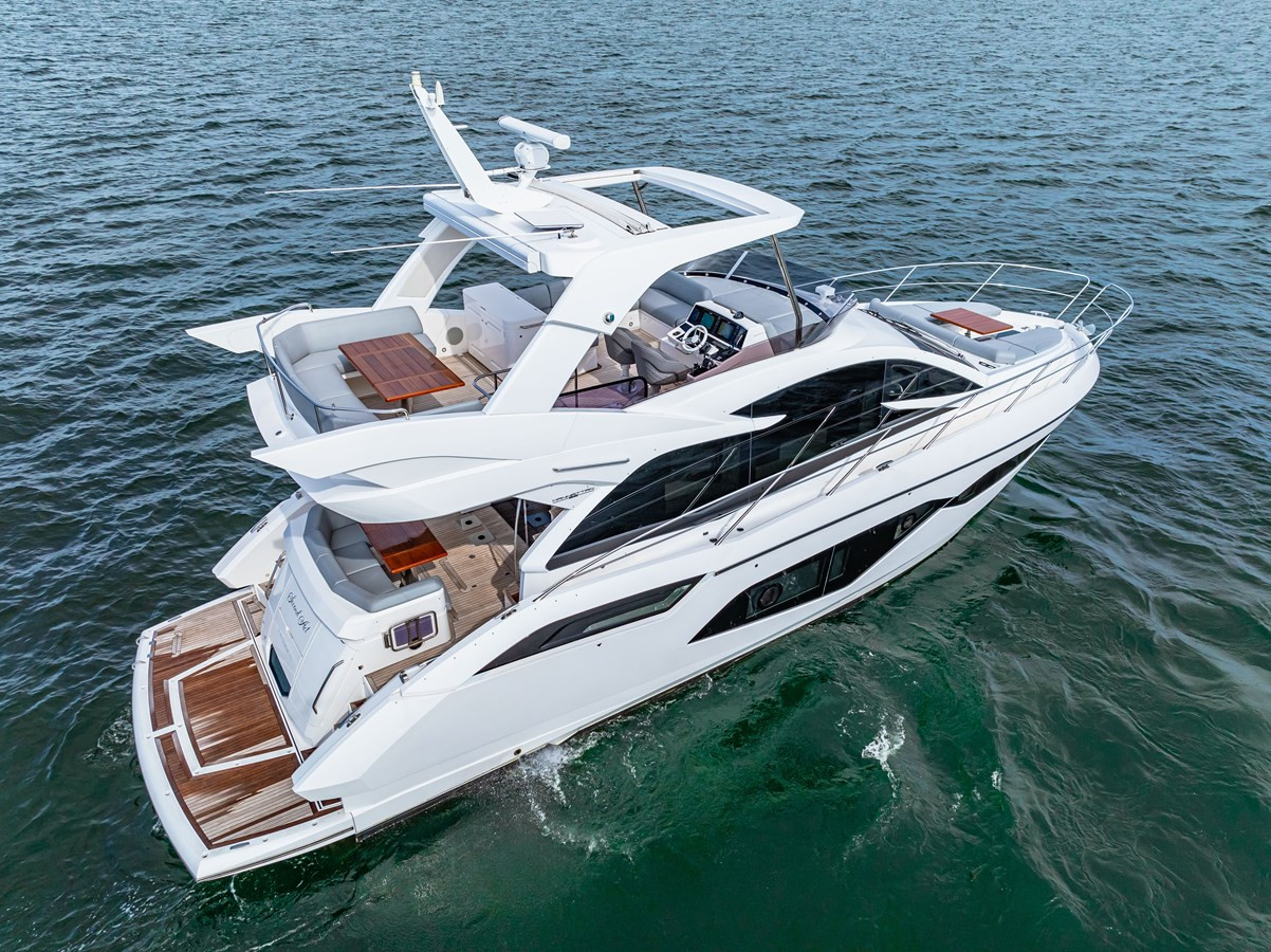 https://arconyachts.ams3.digitaloceanspaces.com/122652/conversions/large_4564546-optimize.jpg